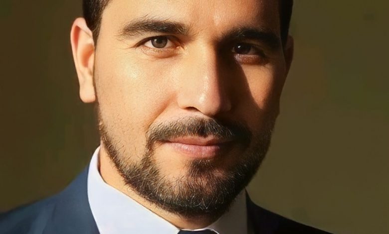شعر، کودتاییست که در کشور آرام کلمات اتفاق میافتد و کسیکه این کودتا را مدیریت میکند، شاعر است 1 IMG 20231219 WA0039