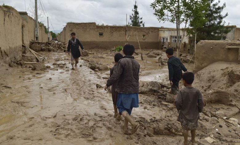 نهاد حفاظت از کودکان: ۴۰ هزار کودک در پی سیلاب ویرانگر در بغلان بیسرپناه شدهاند 1 1043259 230