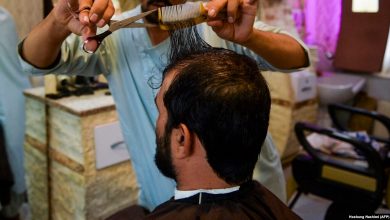 از وضع محدودیت تا لتوکوب آرایشگرها؛ طالبان آرایشگران را در بغلان لتوکوب کردند 3 55666